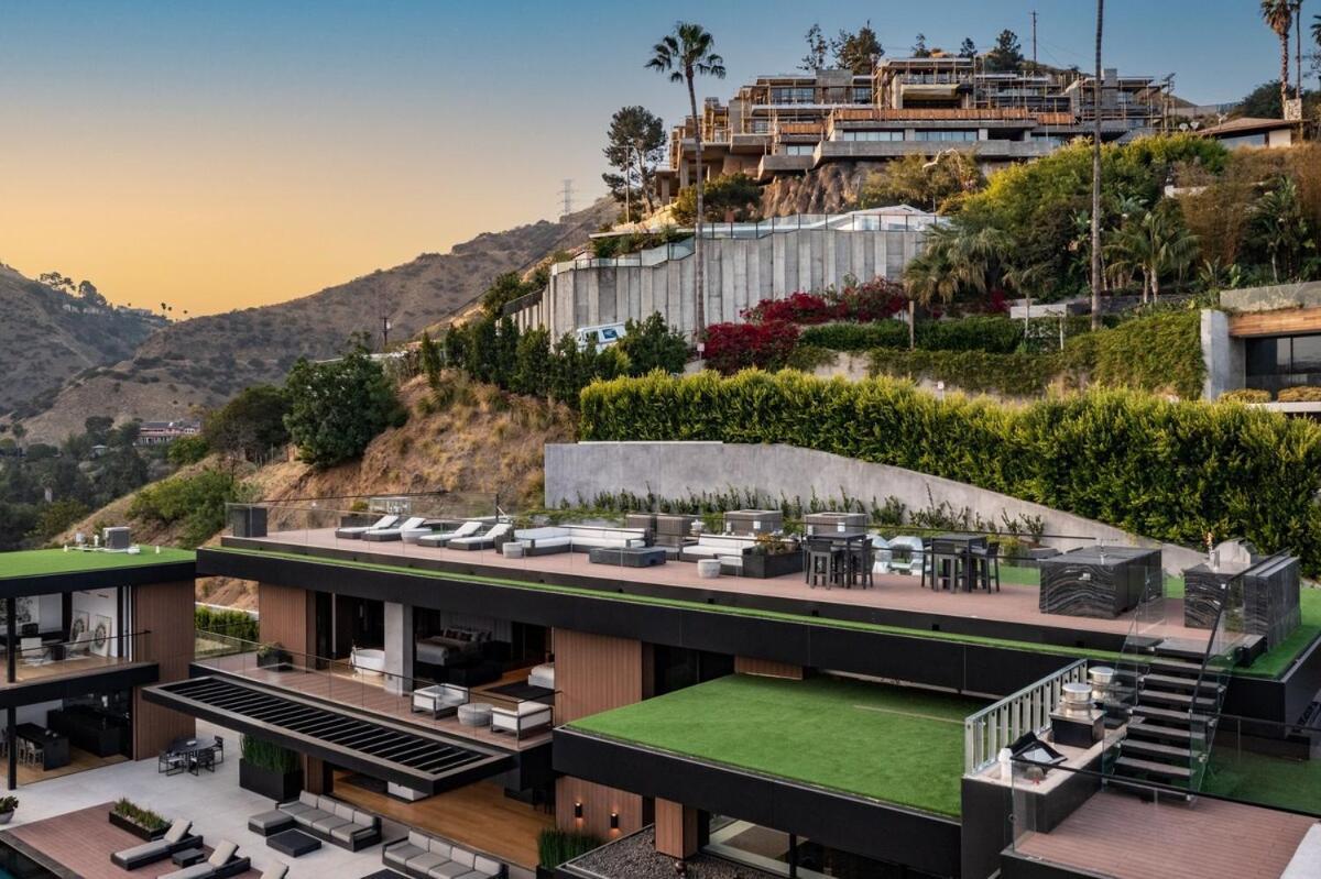 Villa California Crystal
